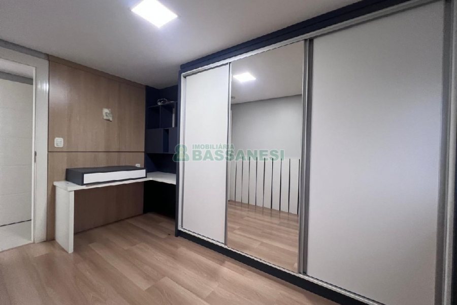 Apartamento com 197m², 3 dormitórios, 2 vagas, no bairro Universitário em Caxias do Sul para Alugar