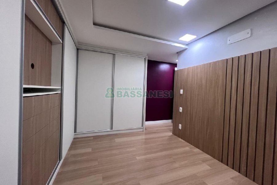 Apartamento com 197m², 3 dormitórios, 2 vagas, no bairro Universitário em Caxias do Sul para Alugar
