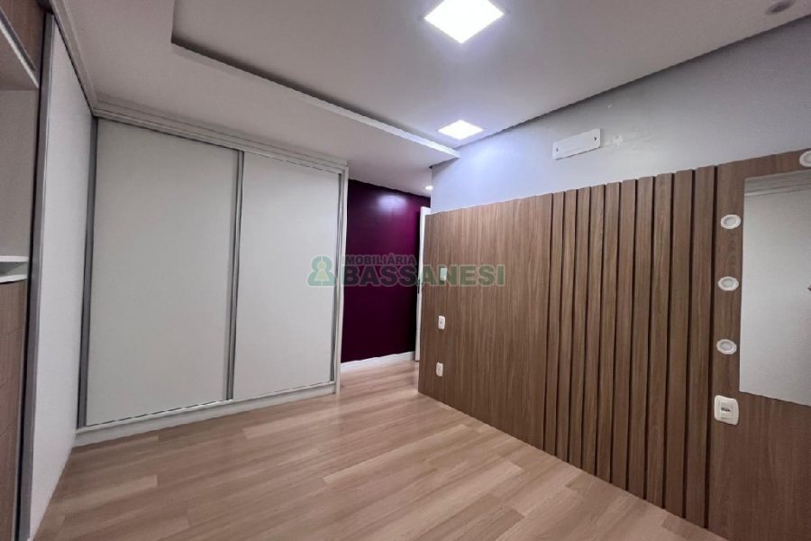 Apartamento com 197m², 3 dormitórios, 2 vagas, no bairro Universitário em Caxias do Sul para Alugar