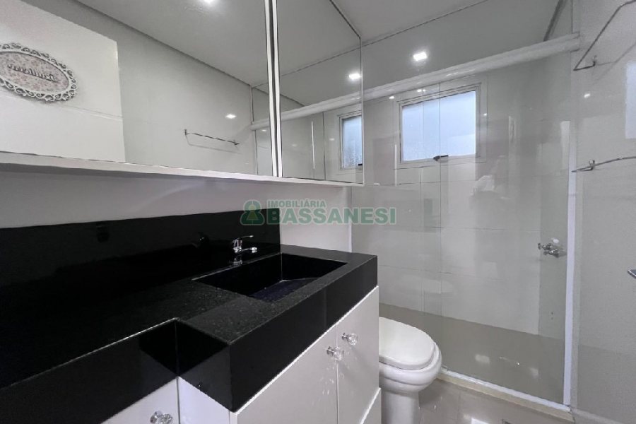 Apartamento com 197m², 3 dormitórios, 2 vagas, no bairro Universitário em Caxias do Sul para Alugar