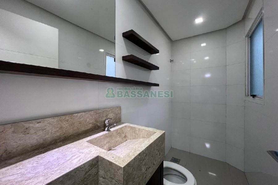 Apartamento com 197m², 3 dormitórios, 2 vagas, no bairro Universitário em Caxias do Sul para Alugar