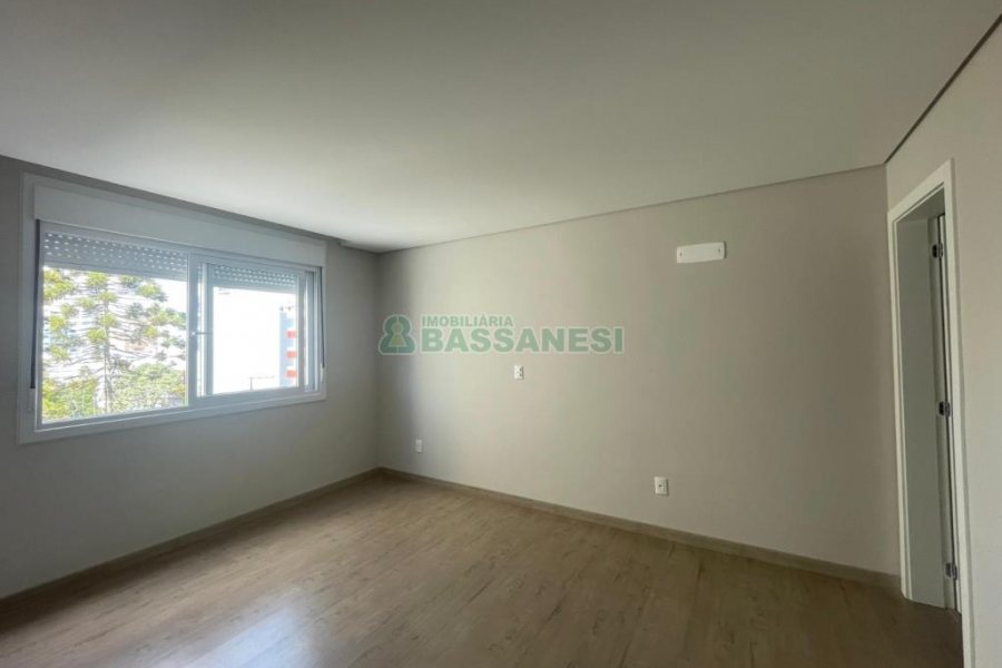 Apartamento com 100m², 3 dormitórios, 2 vagas, no bairro São Pelegrino em Caxias do Sul para Comprar