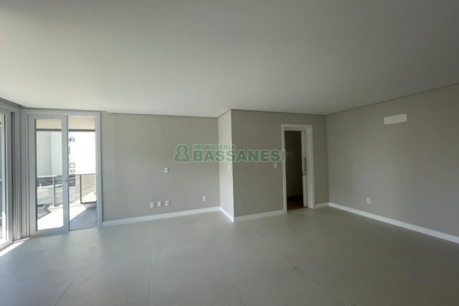 Apartamento com 100m², 3 dormitórios, 2 vagas, no bairro São Pelegrino em Caxias do Sul para Comprar