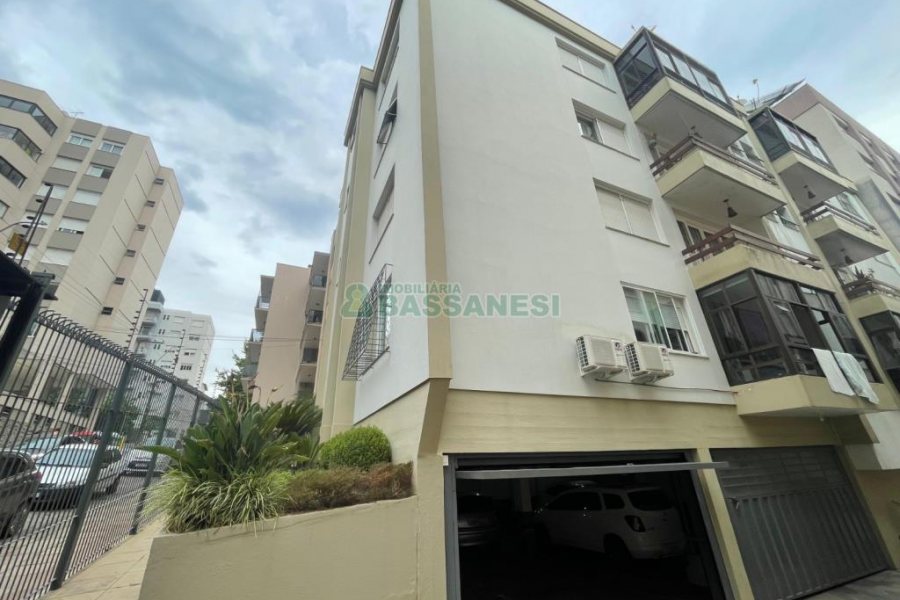 Apartamento com 122m², 3 dormitórios, 2 vagas, no bairro Exposição em Caxias do Sul para Comprar
