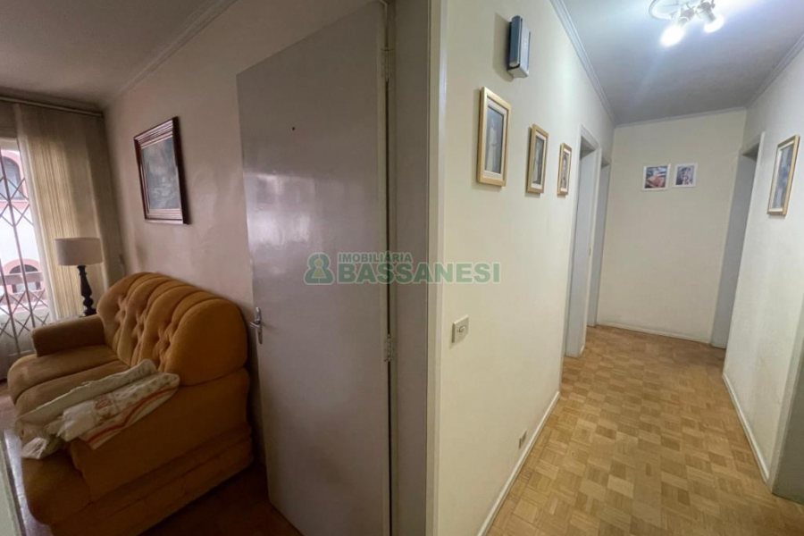 Apartamento com 122m², 3 dormitórios, 2 vagas, no bairro Exposição em Caxias do Sul para Comprar