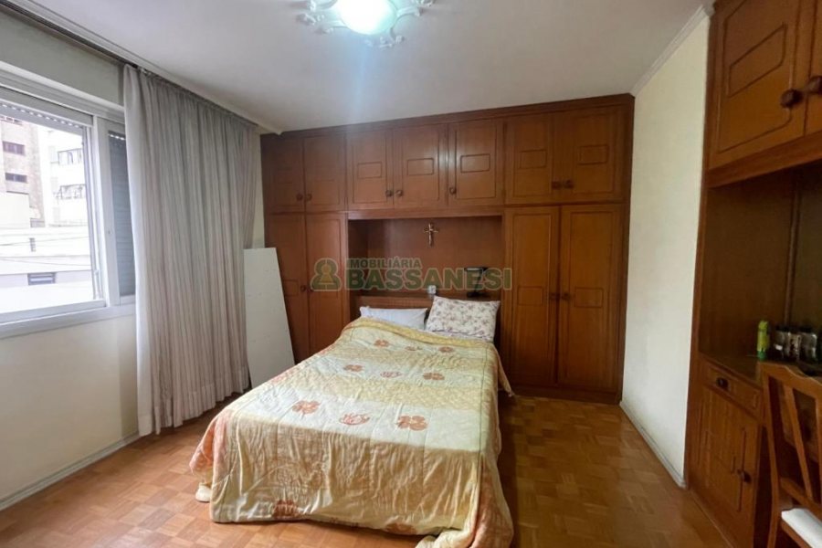 Apartamento com 122m², 3 dormitórios, 2 vagas, no bairro Exposição em Caxias do Sul para Comprar