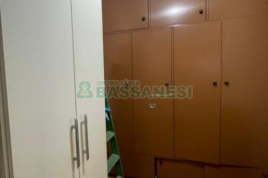 Apartamento com 122m², 3 dormitórios, 2 vagas, no bairro Exposição em Caxias do Sul para Comprar