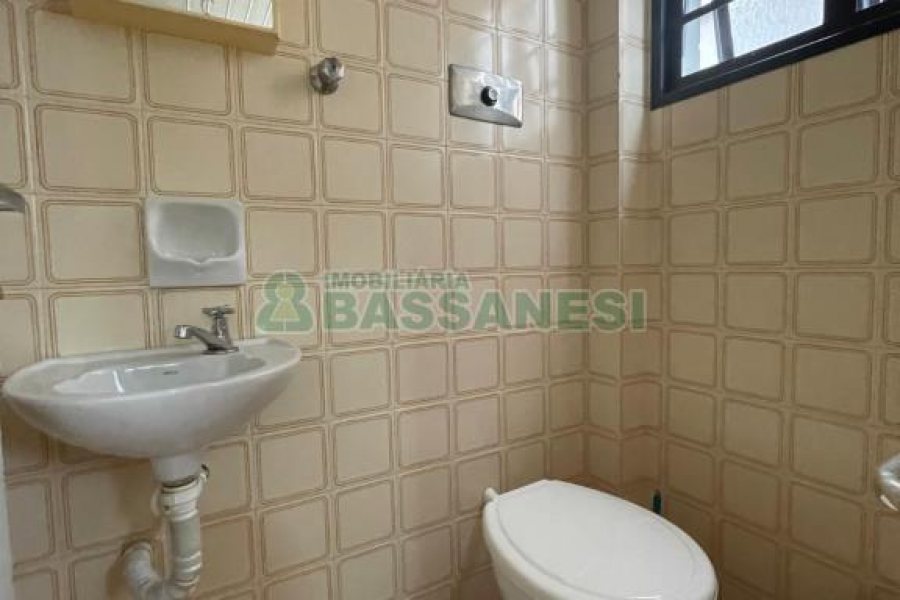 Apartamento com 122m², 3 dormitórios, 2 vagas, no bairro Exposição em Caxias do Sul para Comprar