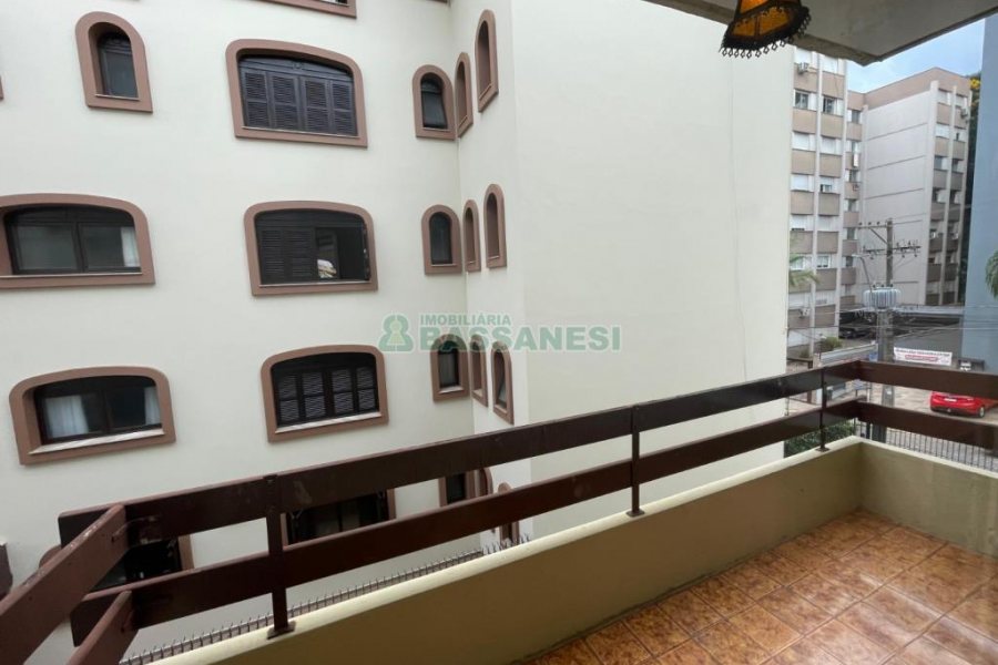 Apartamento com 122m², 3 dormitórios, 2 vagas, no bairro Exposição em Caxias do Sul para Comprar