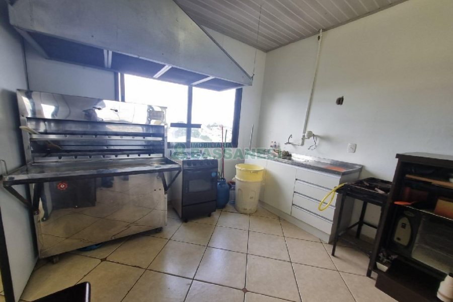 Sala com 250m², no bairro Desvio Rizzo em Caxias do Sul para Alugar
