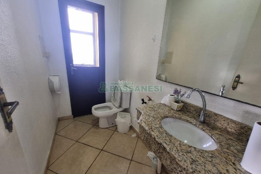 Sala com 250m², no bairro Desvio Rizzo em Caxias do Sul para Alugar