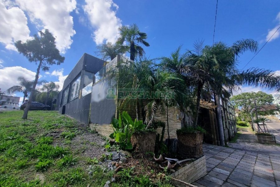 Loja com 800m², no bairro São Pelegrino em Caxias do Sul para Alugar