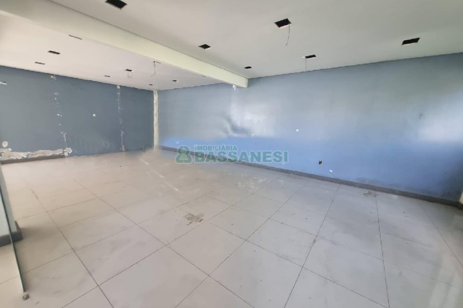 Loja com 800m², no bairro São Pelegrino em Caxias do Sul para Alugar