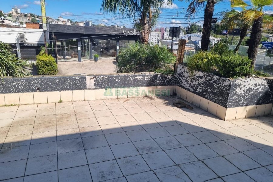 Loja com 800m², no bairro São Pelegrino em Caxias do Sul para Alugar