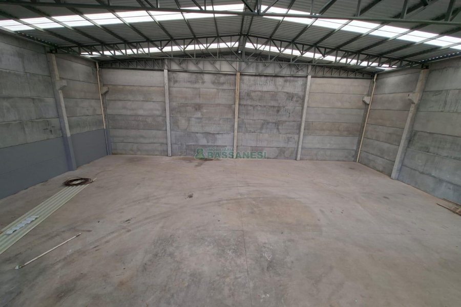 Pavilhão com 552m², no bairro Jardim das Hortências em Caxias do Sul para Alugar