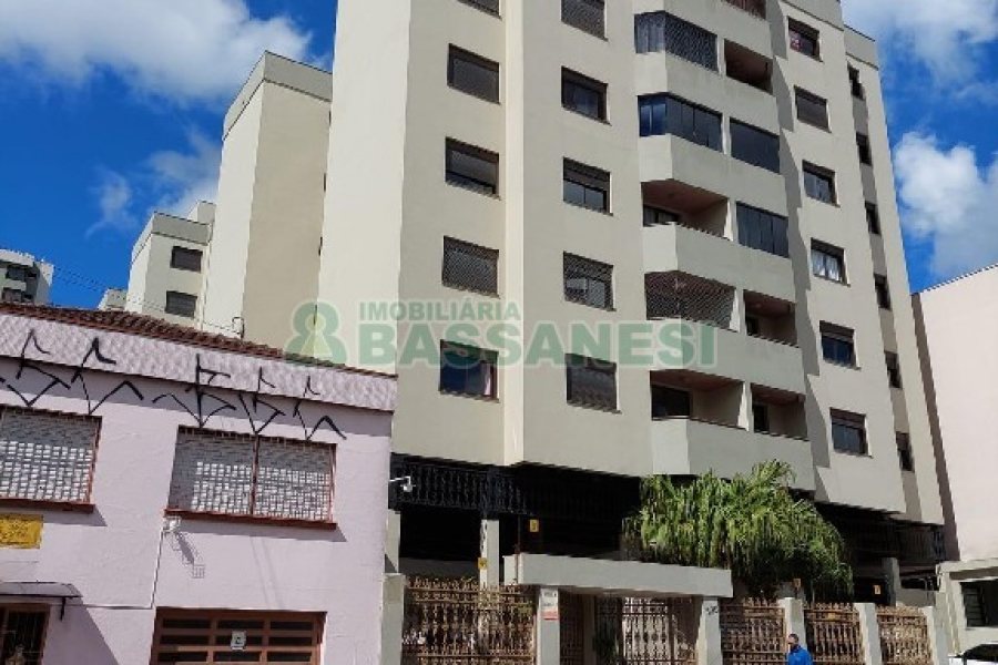 Apartamento com 70m², 2 dormitórios, 1 vaga, no bairro Lourdes em Caxias do Sul para Alugar