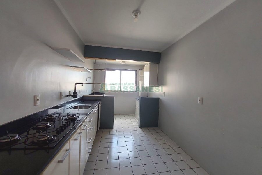 Apartamento com 70m², 2 dormitórios, 1 vaga, no bairro Lourdes em Caxias do Sul para Alugar