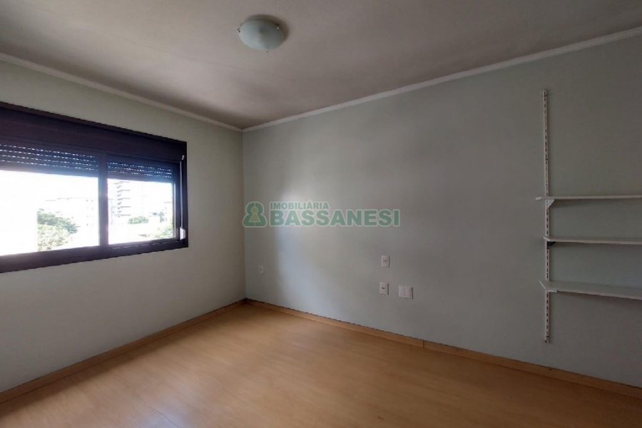 Apartamento com 70m², 2 dormitórios, 1 vaga, no bairro Lourdes em Caxias do Sul para Alugar
