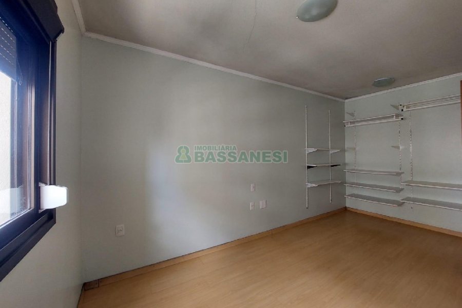 Apartamento com 70m², 2 dormitórios, 1 vaga, no bairro Lourdes em Caxias do Sul para Alugar