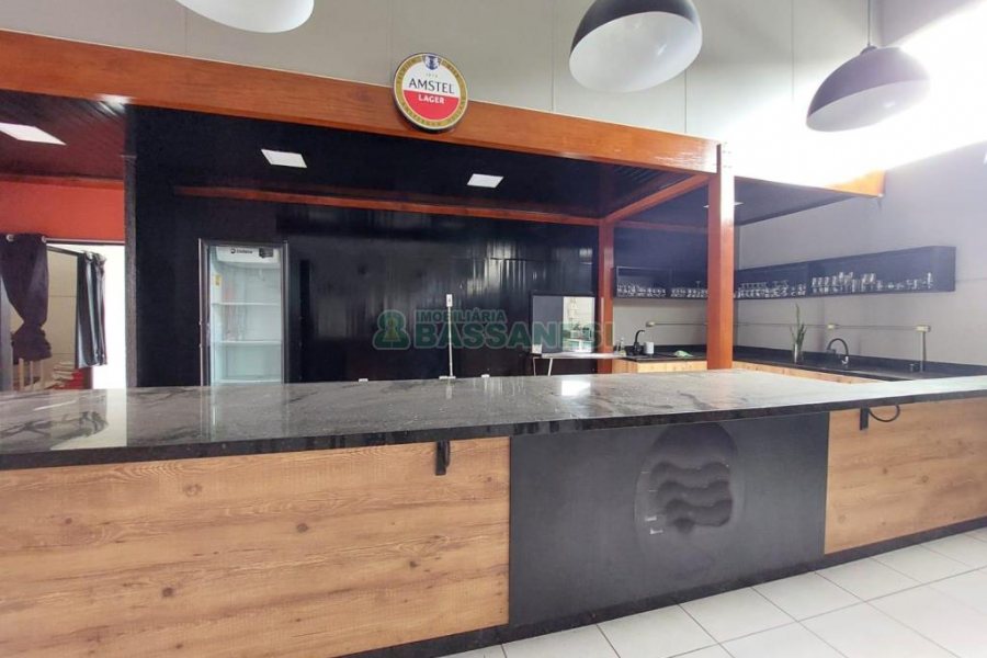 Pavilhão com 670m², no bairro Charqueadas em Caxias do Sul para Alugar