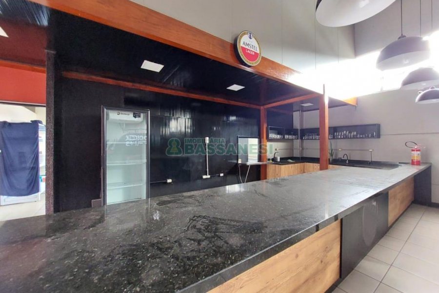 Pavilhão com 670m², no bairro Charqueadas em Caxias do Sul para Alugar