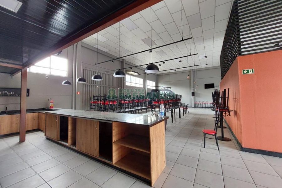 Pavilhão com 670m², no bairro Charqueadas em Caxias do Sul para Alugar