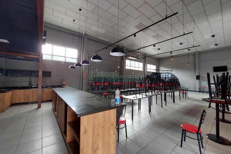 Pavilhão com 670m², no bairro Charqueadas em Caxias do Sul para Alugar