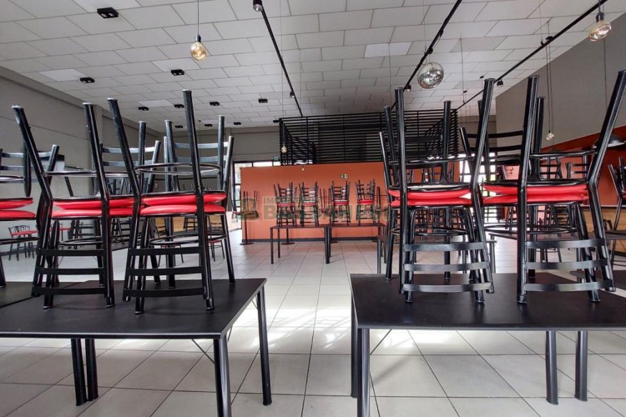 Pavilhão com 670m², no bairro Charqueadas em Caxias do Sul para Alugar