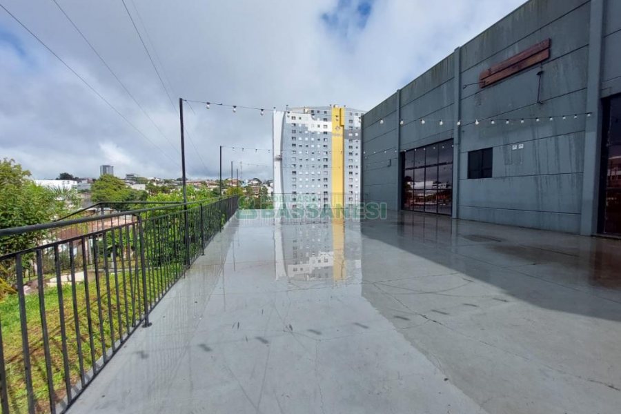 Pavilhão com 670m², no bairro Charqueadas em Caxias do Sul para Alugar