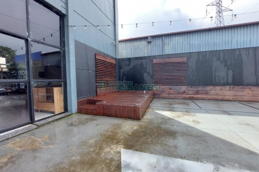 Pavilhão com 670m², no bairro Charqueadas em Caxias do Sul para Alugar