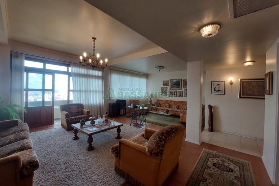 Apartamento com 236m², 4 dormitórios, 4 vagas, no bairro Exposição em Caxias do Sul para Comprar