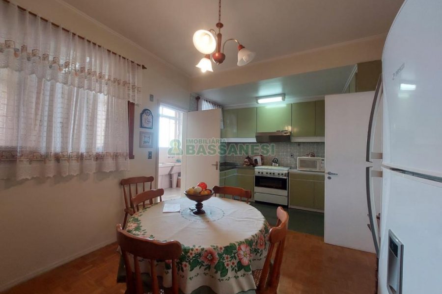 Apartamento com 236m², 4 dormitórios, 4 vagas, no bairro Exposição em Caxias do Sul para Comprar