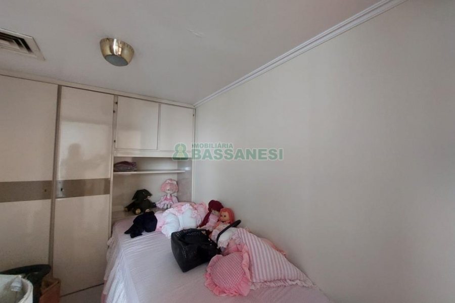 Apartamento com 236m², 4 dormitórios, 4 vagas, no bairro Exposição em Caxias do Sul para Comprar