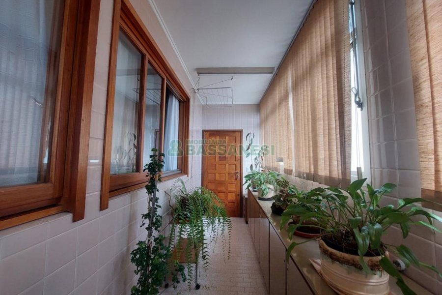 Apartamento com 236m², 4 dormitórios, 4 vagas, no bairro Exposição em Caxias do Sul para Comprar