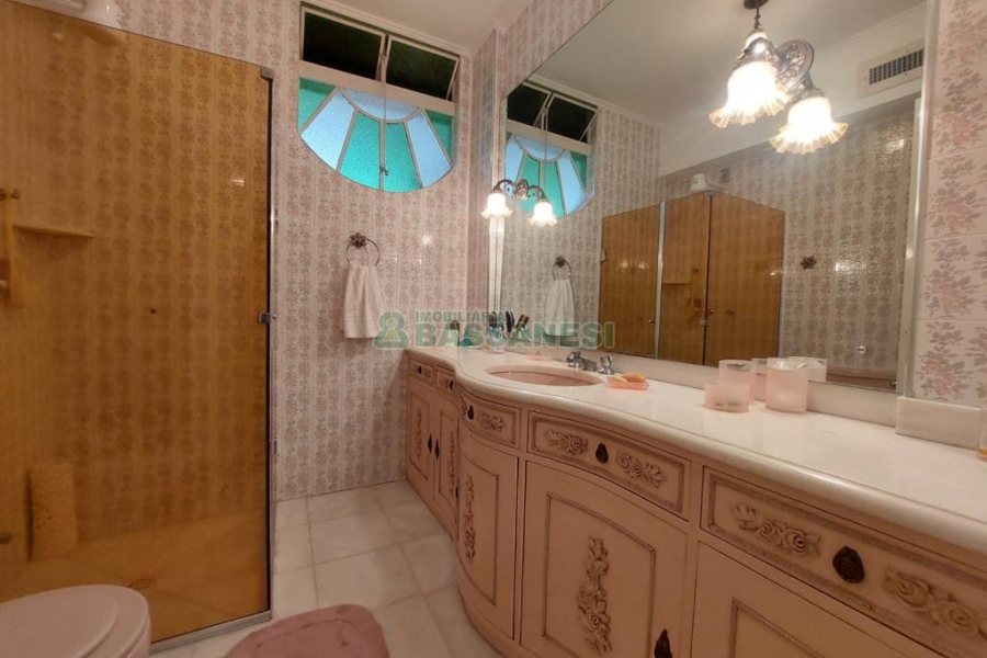 Apartamento com 236m², 4 dormitórios, 4 vagas, no bairro Exposição em Caxias do Sul para Comprar