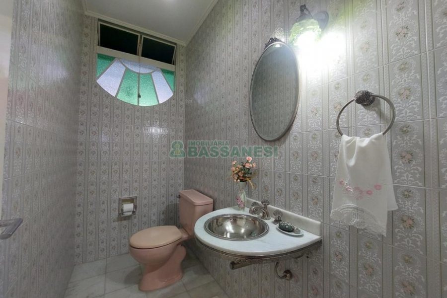 Apartamento com 236m², 4 dormitórios, 4 vagas, no bairro Exposição em Caxias do Sul para Comprar