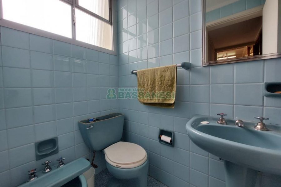 Apartamento com 236m², 4 dormitórios, 4 vagas, no bairro Exposição em Caxias do Sul para Comprar