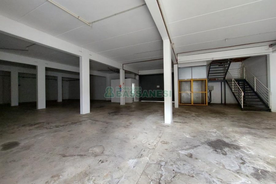 Pavilhão com 350m², no bairro Charqueadas em Caxias do Sul para Alugar