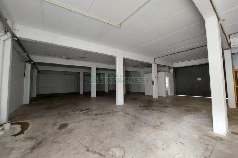 Pavilhão com 350m², no bairro Charqueadas em Caxias do Sul para Alugar