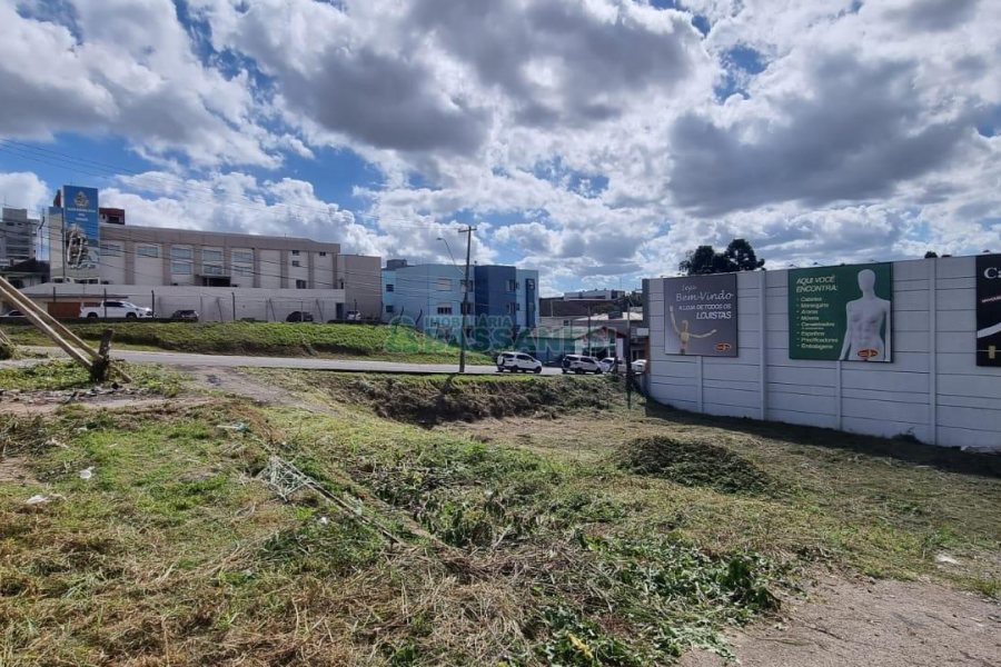 Terreno com 1476m², no bairro São Pelegrino em Caxias do Sul para Comprar