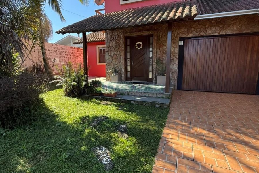 Casa com 159m², 3 dormitórios, 2 vagas, no bairro Desvio Rizzo em Caxias do Sul para Comprar