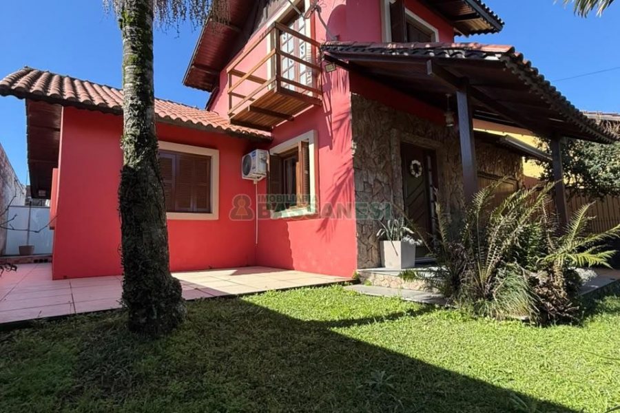 Casa com 159m², 3 dormitórios, 2 vagas, no bairro Desvio Rizzo em Caxias do Sul para Comprar