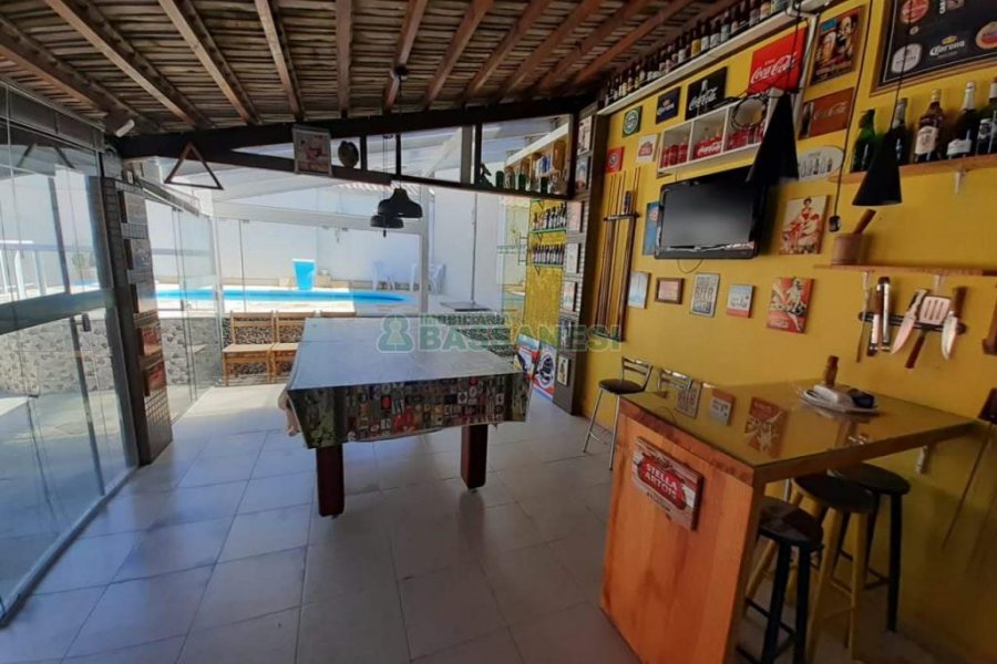 Casa com 159m², 3 dormitórios, 2 vagas, no bairro Desvio Rizzo em Caxias do Sul para Comprar