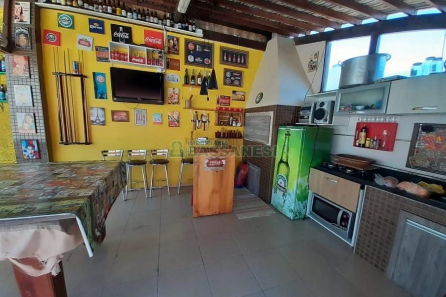 Casa com 159m², 3 dormitórios, 2 vagas, no bairro Desvio Rizzo em Caxias do Sul para Comprar