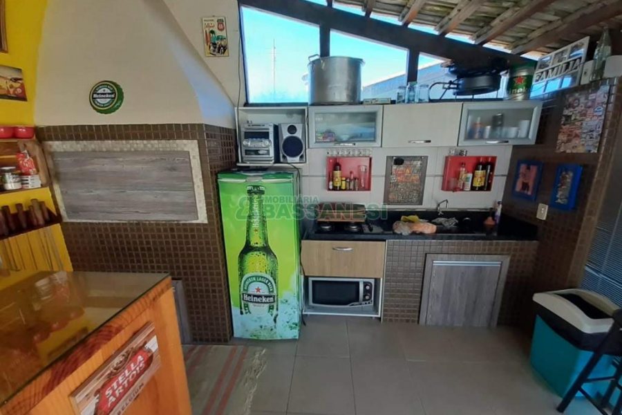 Casa com 159m², 3 dormitórios, 2 vagas, no bairro Desvio Rizzo em Caxias do Sul para Comprar