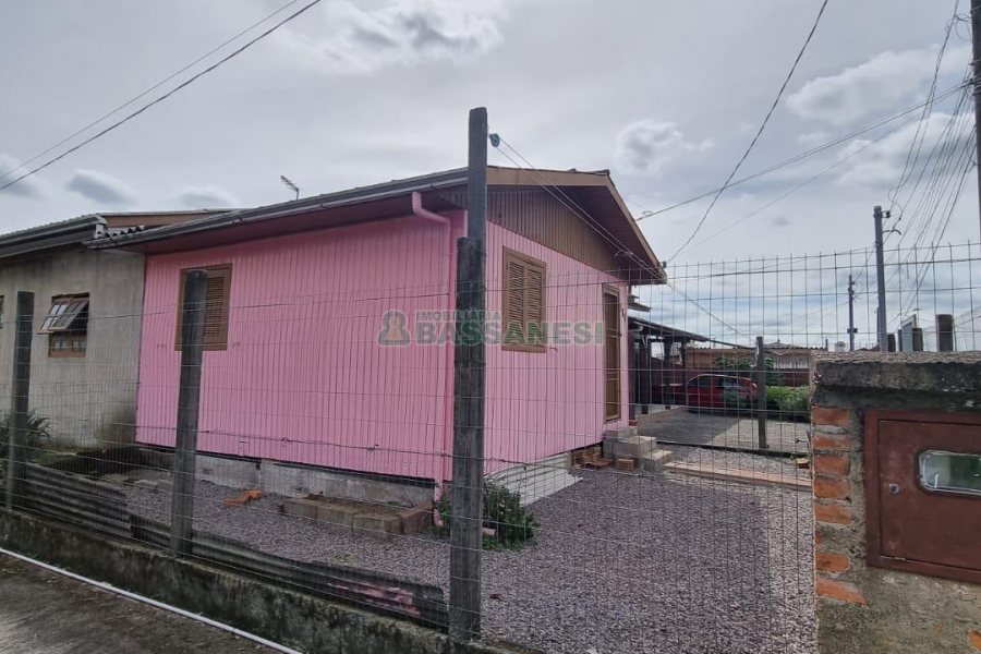 Casa com 59m², 2 dormitórios, no bairro São Caetano em Caxias do Sul para Comprar