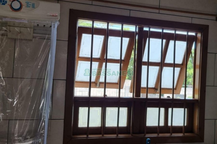 Casa com 59m², 2 dormitórios, no bairro São Caetano em Caxias do Sul para Comprar