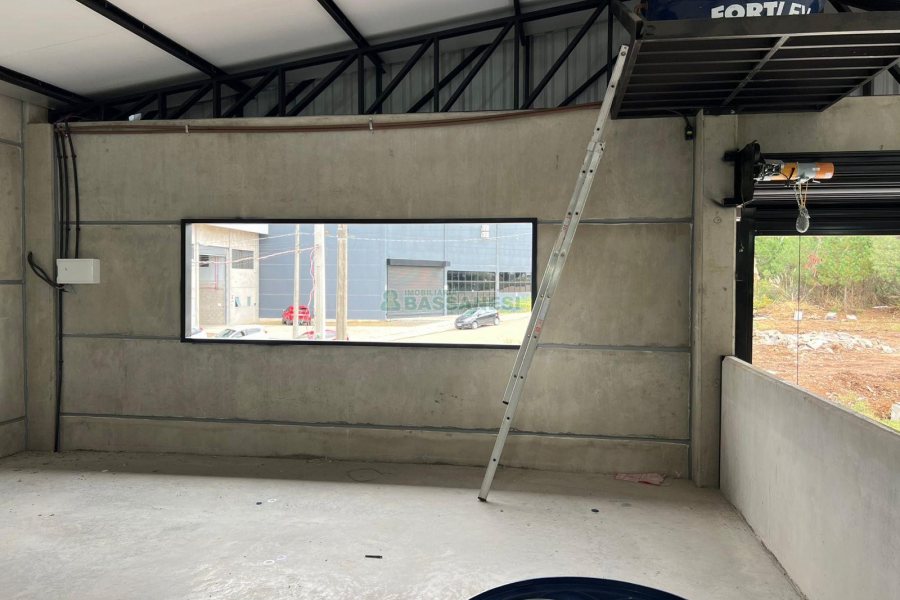 Pavilhão com 310m², no bairro Jardim das Hortências em Caxias do Sul para Alugar