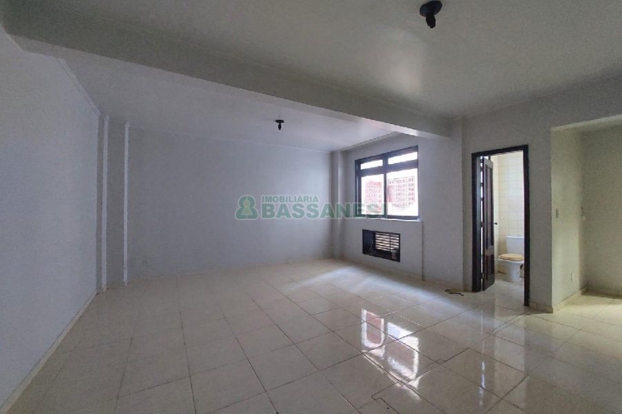 Sala com 39m², no bairro Centro em Caxias do Sul para Alugar ou Comprar