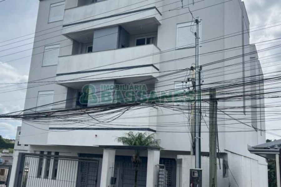 Apartamento com 48m², 2 dormitórios, 1 vaga, no bairro Interlagos em Caxias do Sul para Alugar